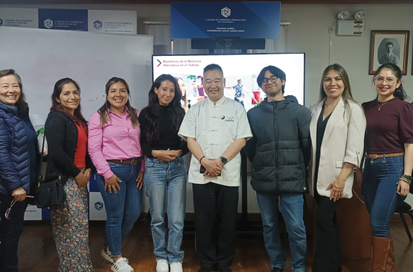  Dr. Chengzun Pan Inspira con Conferencia sobre Salud Integral