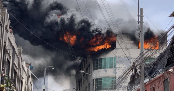  Incendio en el Cercado de Lima: 14 unidades de bomberos en acción