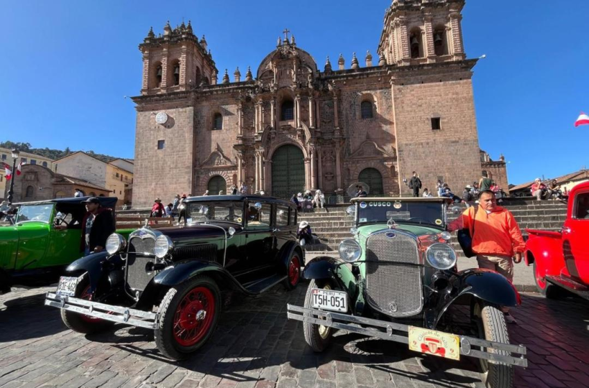 Autos clásicos en Cusco: exhibición deslumbra y revive la historia local