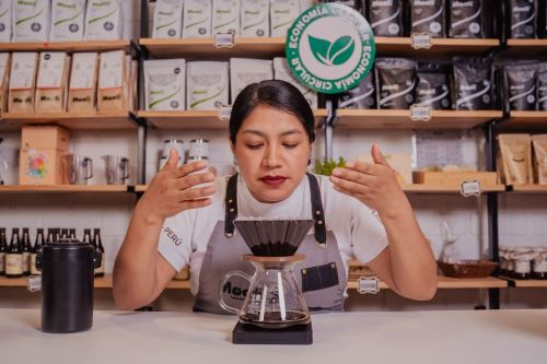 Perú lanza filtro de café sostenible hecho con residuos