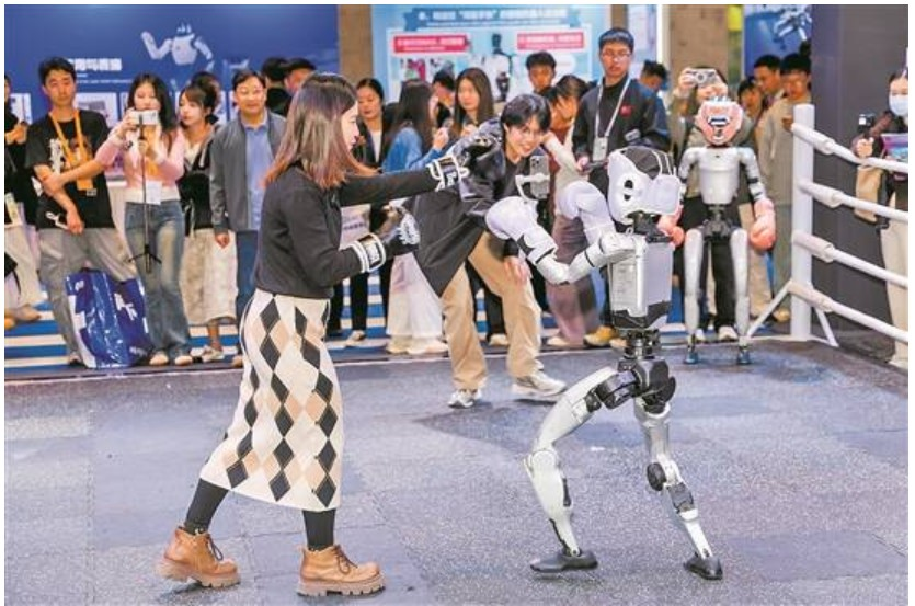  China impulsa robots humanoides al precio de un smartphone